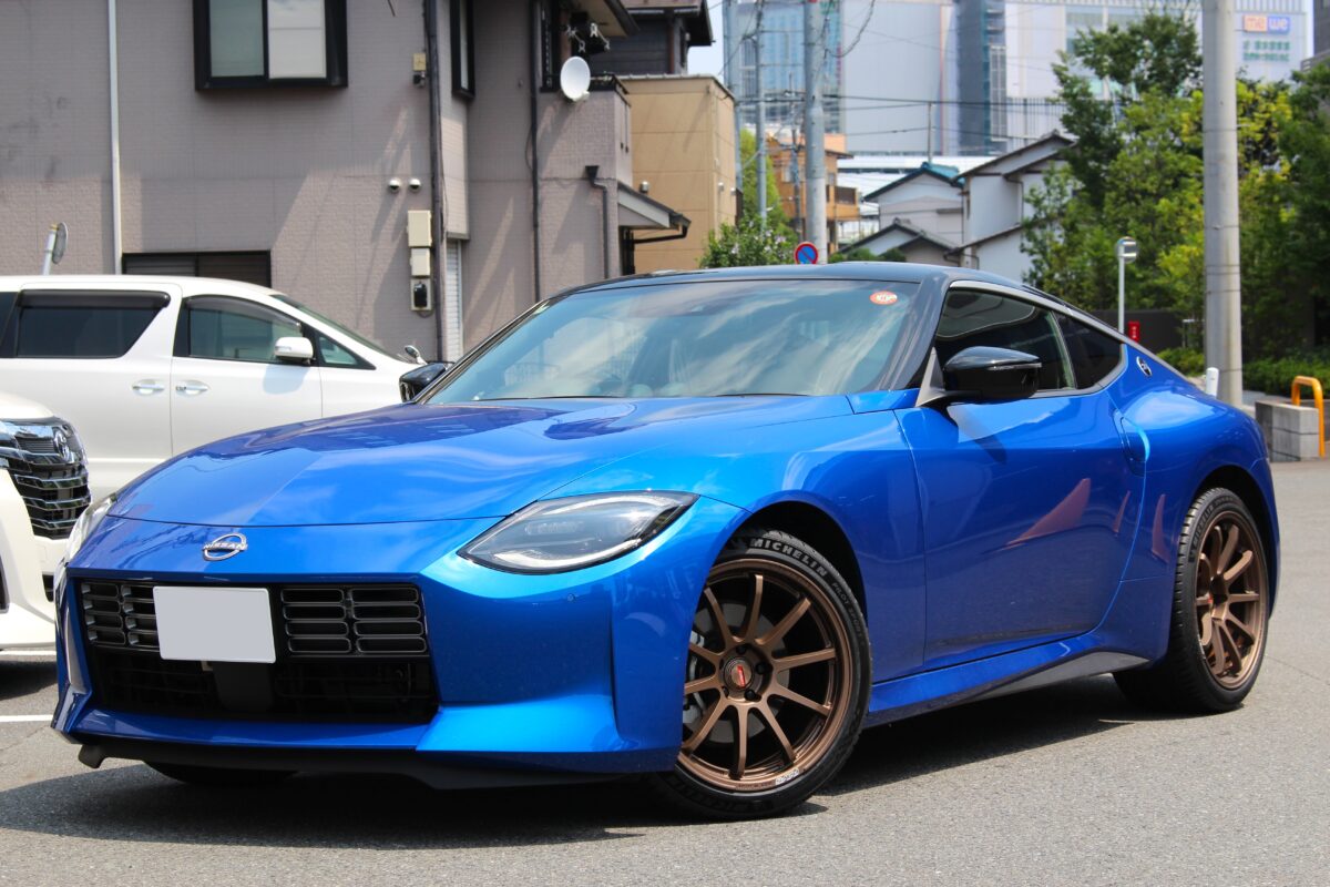 RZ34系フェアレディZにレイズ グラムライツ 57NR 19インチを装着