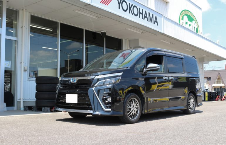 ヴォクシーにRAYS！！ベルサス ヴォウジェを☆彡 | 多治見店 | 店舗