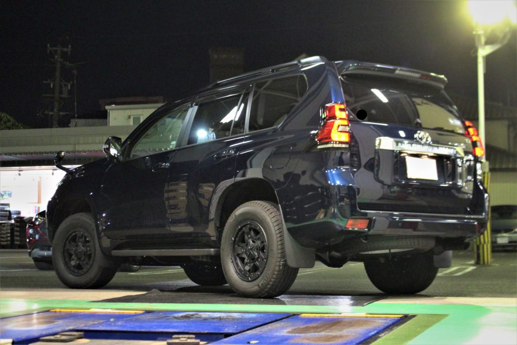 150プラド後期にKMC ロックスター3 XD827 17インチ装着！ | URBAN OFF