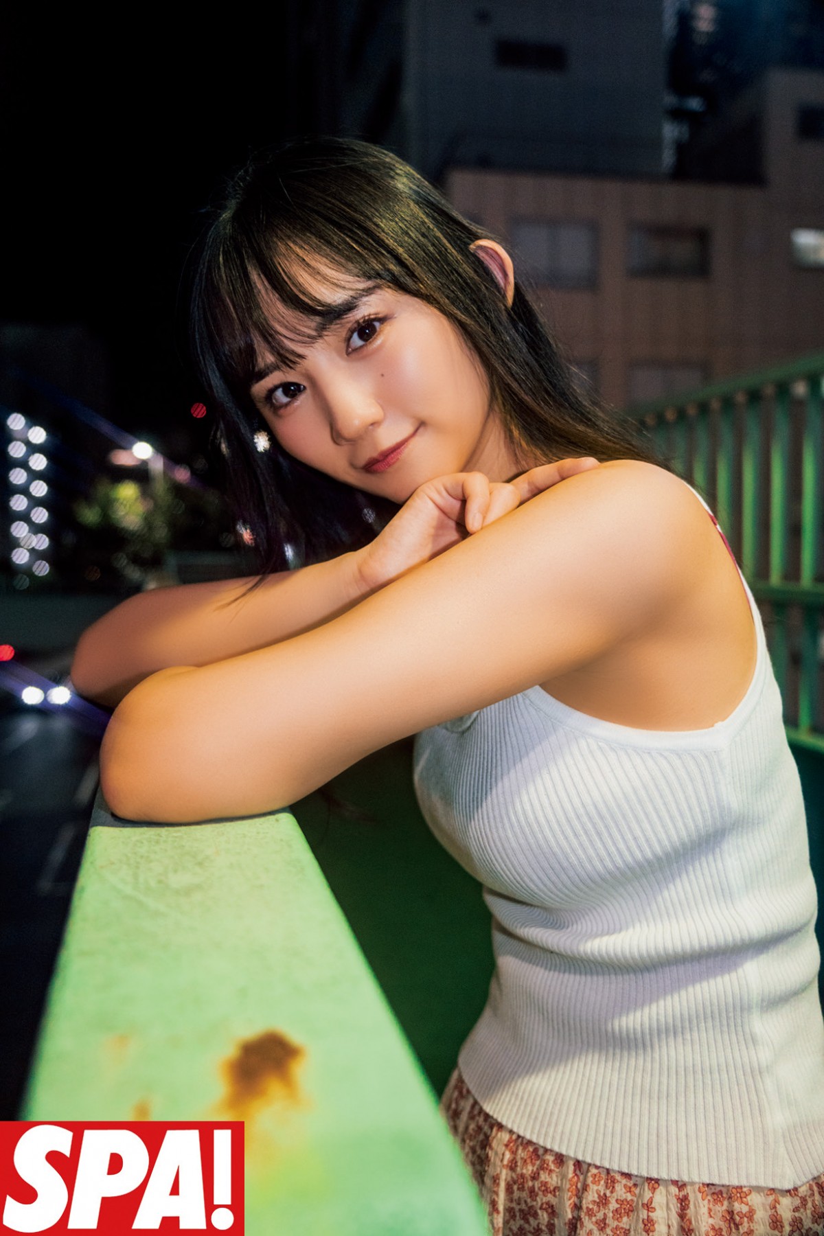 写真）K-1ラウンドガール美女がキャミソール姿で“夜の散歩” 妄想