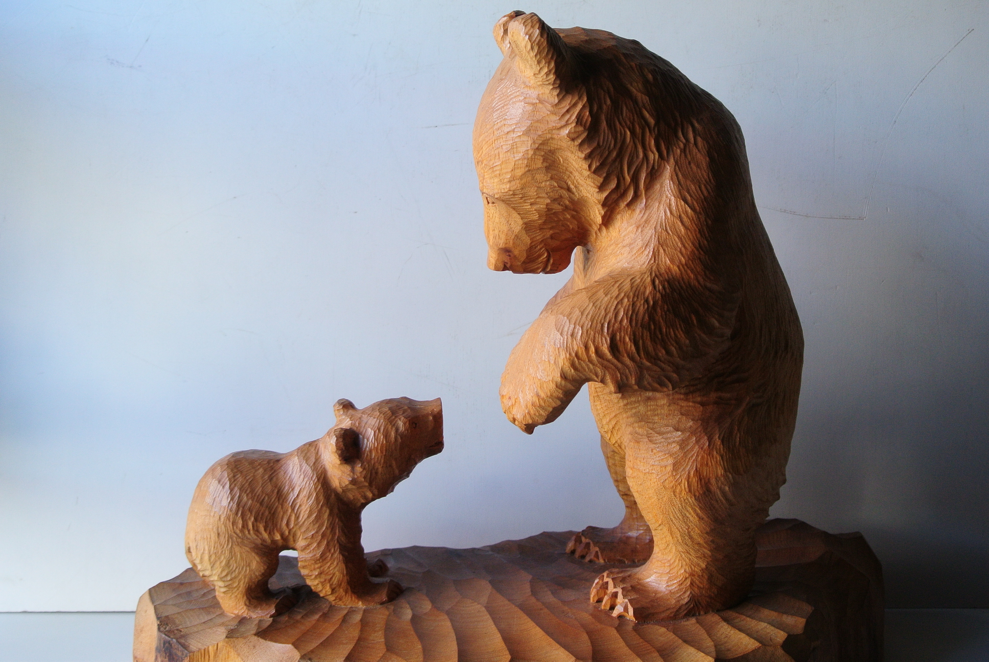 堀井廣治 作「あまえ」木彫熊 - アンティーク雑貨・古道具の札幌