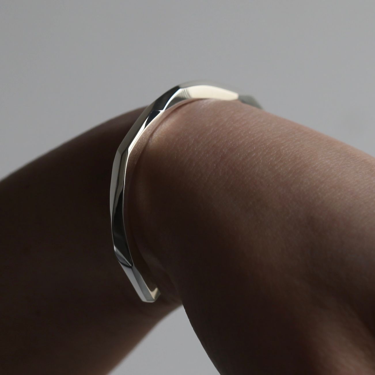 GARNI - 【お取り寄せ注文可能】Crockery Bangle_S | ACRMTSM ONLINE STORE