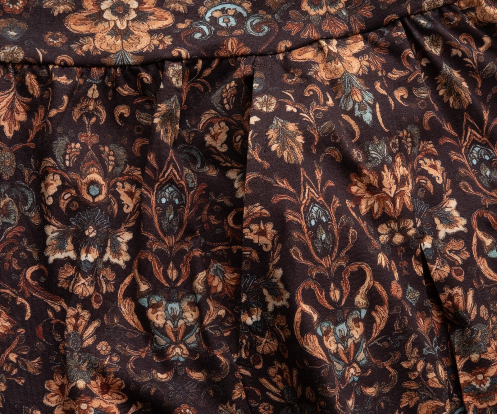 ダマスクタックプリーツスコート ATLA553 – ADMIRAL