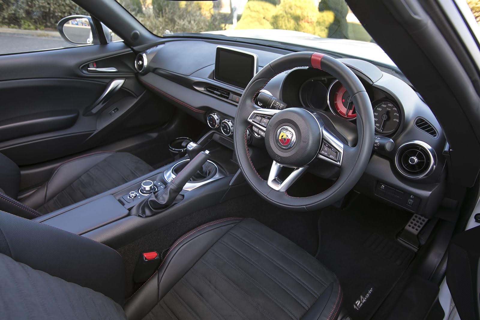 ジェントルでスパイシー アバルト124スパイダー試乗インプレッション