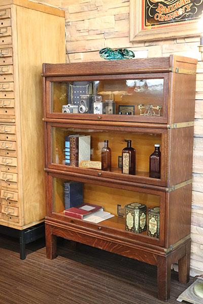 antique & Vintage furniture at's(アッツ)□ / Globe Wernicke