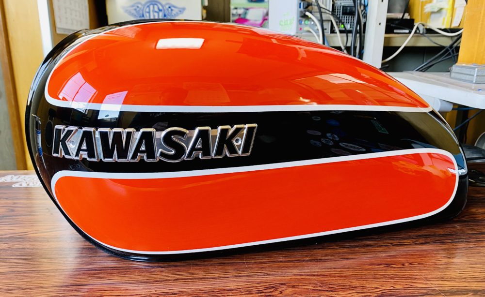 kawasaki W650のタンクにW1デザインをペイント🏍 | 太田、桐生、佐野の
