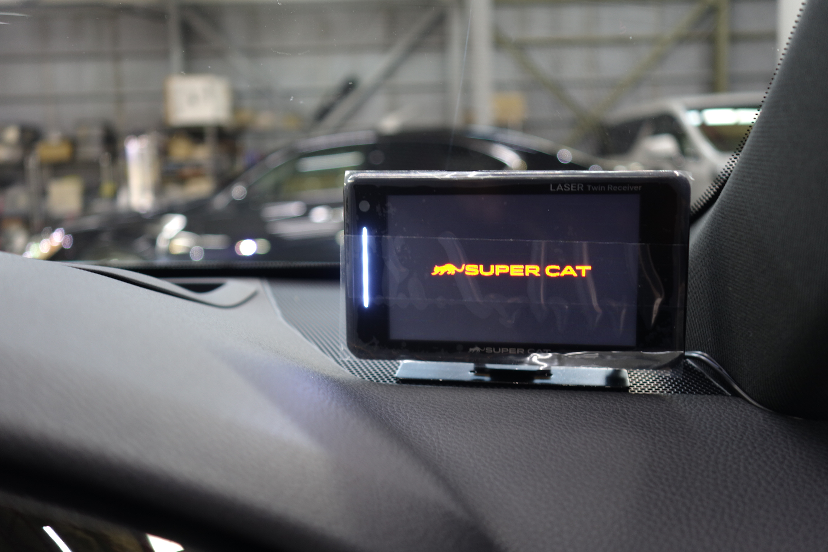 待望のレーザー探知機Z100L爆売れ！レーザー式取締対応は必需品に