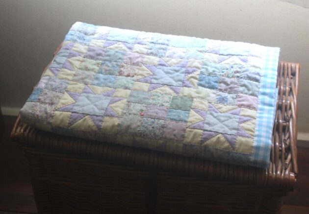 ブルーガーデンキルト／基本のパターンで簡単に作れる！淡くやさしい