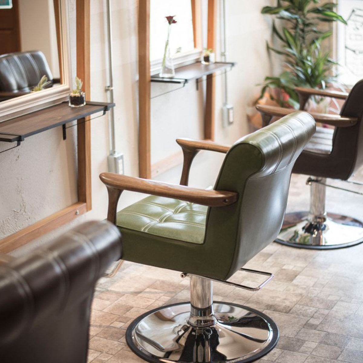 スタイリングチェア BULINO（選べる3色＋脚部3タイプ）の卸・通販