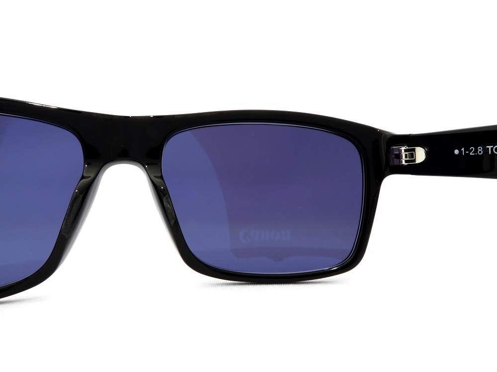 トムフォード TOM FORD サングラス August TF678-F 01V