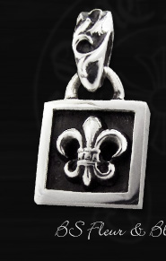 クロムハーツフレームドチャームシリーズ特集 クロムハーツ Chrome