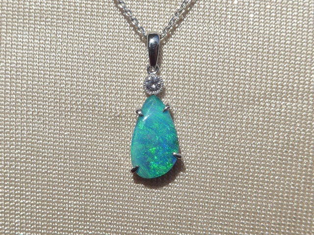 ボルダーオパールペンダント｜オーストラリア産オパール｜オパール