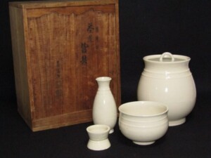 韓国人間文化財 柳海剛 柳根瀅作 象嵌雲鶴文 高麗青磁茶碗 | 骨董品