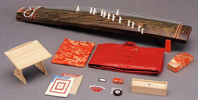 琴 13弦 全長約180cm 掛け布付き 琴 13弦 全長約180cm 掛け布付き 琴