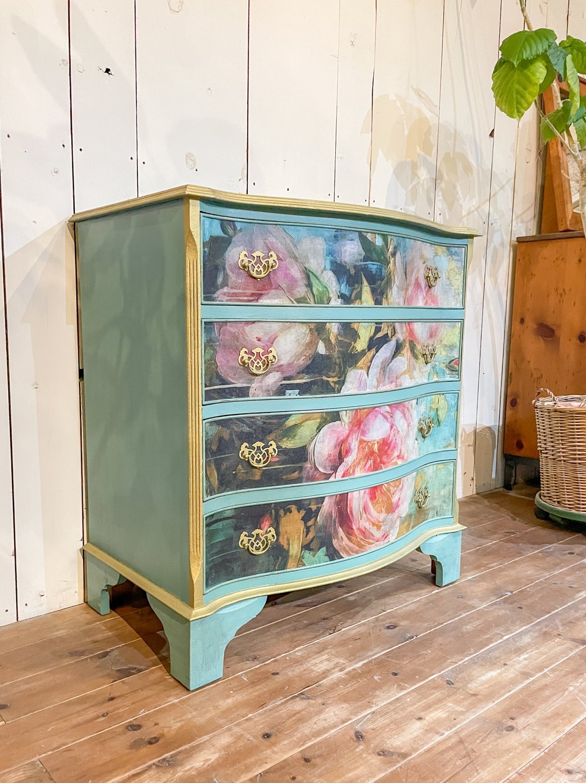 アンティークチェストのリメイクフラワー柄チェスト@大阪東京名古屋