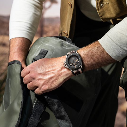 2024年 パネライ新作 サブマーシブル ネイビーシールズ チタニオ