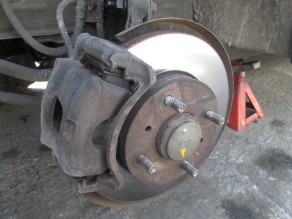 S14シルビアQs 4穴ハブを5穴ハブに変更！｜交通事故修理／キズ・サビ