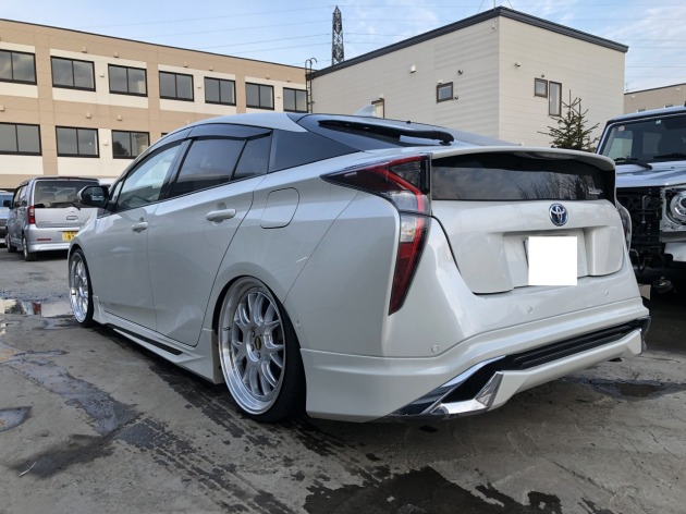 現行車 50プリウス テインフルタップ車高調取付で車高短完成♫｜板金