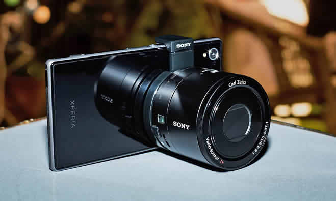 ソニー、スマートフォンに装着して使うサイバーショット「DSC-QX100