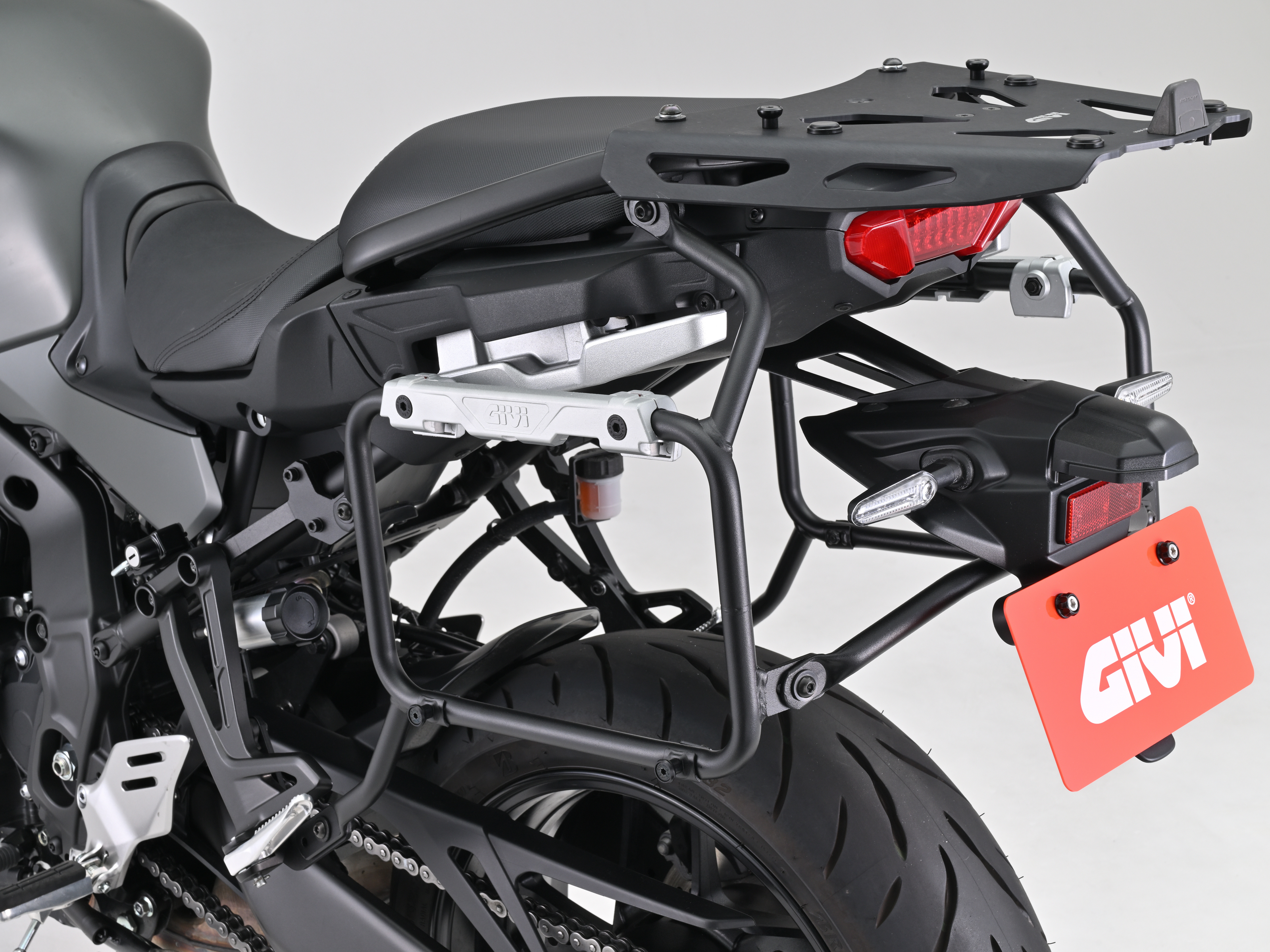 GIVI PLO2159CAM フィッティング（サイド）TRACER 9 GT （'21～'23