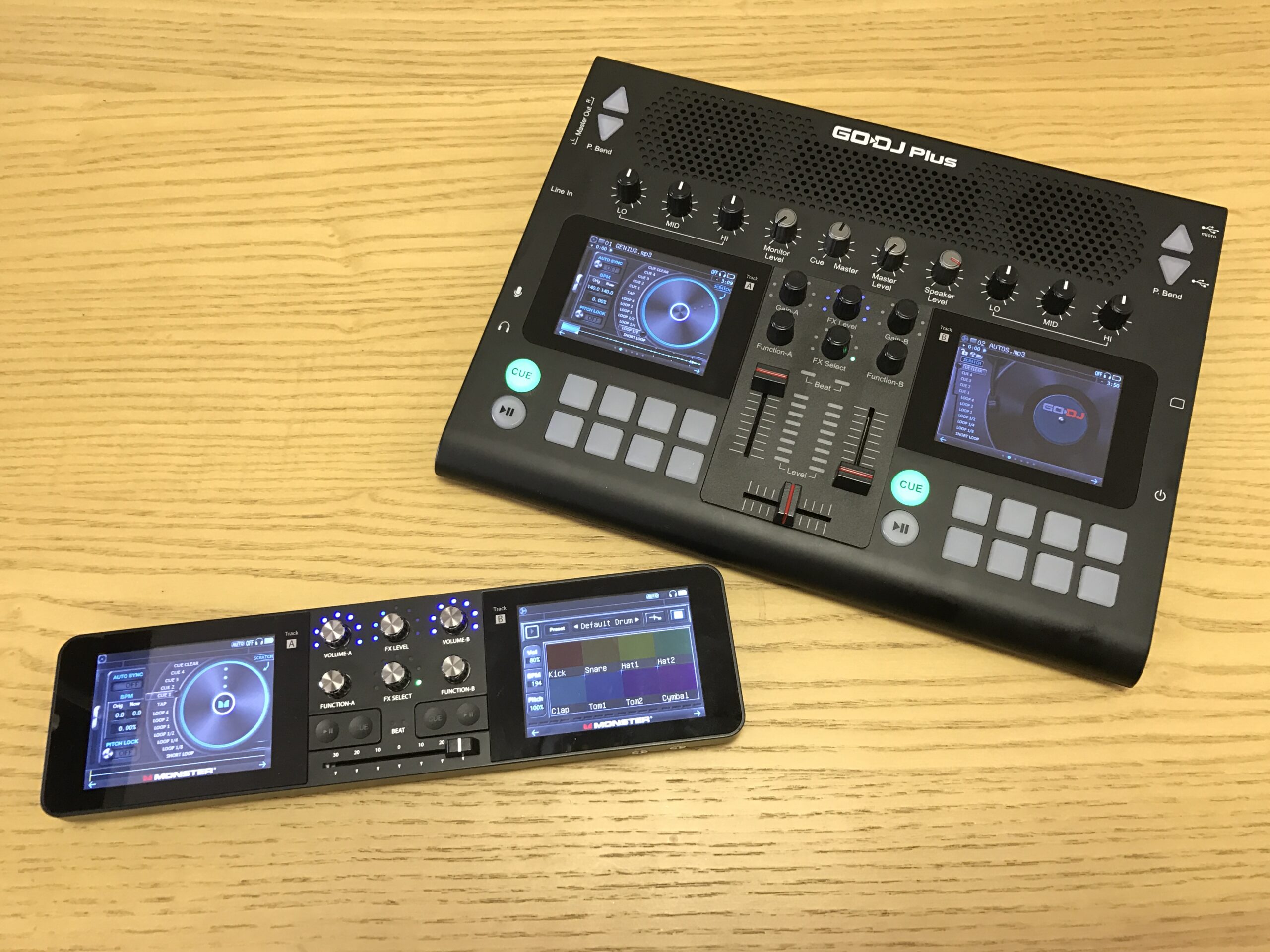 クラウドファンディングで大成功のデジタルDJ機、GODJ Plusが一般に