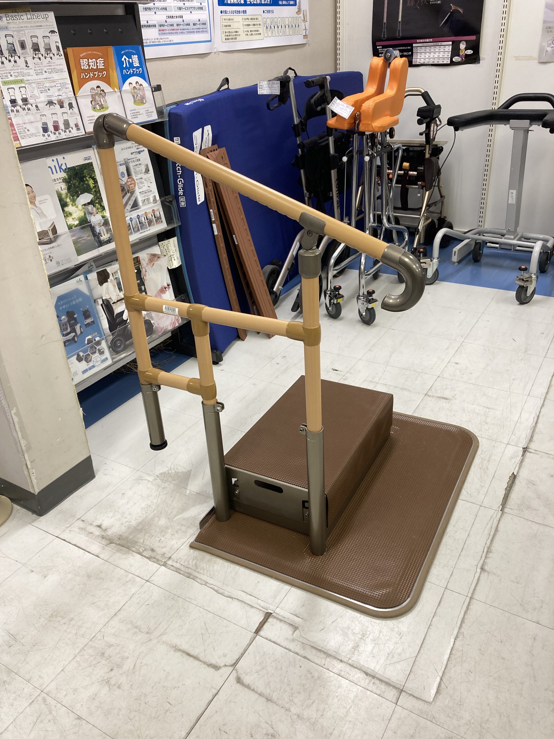 手すり「あがりかまち用たちあっぷ」のご紹介です。 | 介護用品・福祉