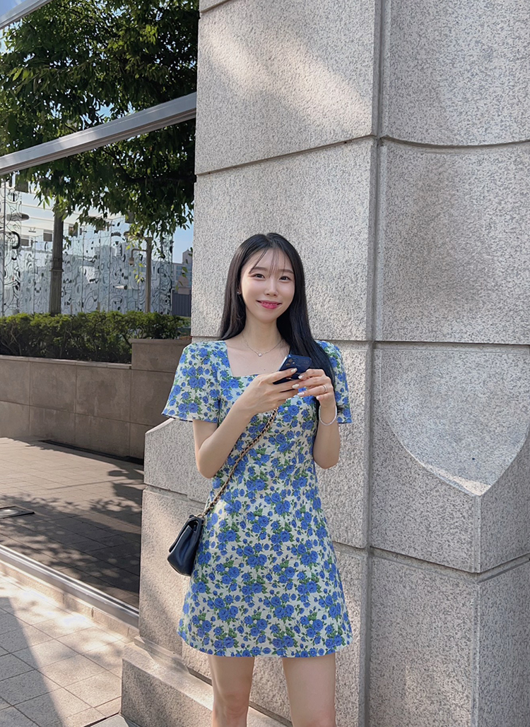 花柄半袖ミニワンピース | レディースファッション通販 - DHOLIC