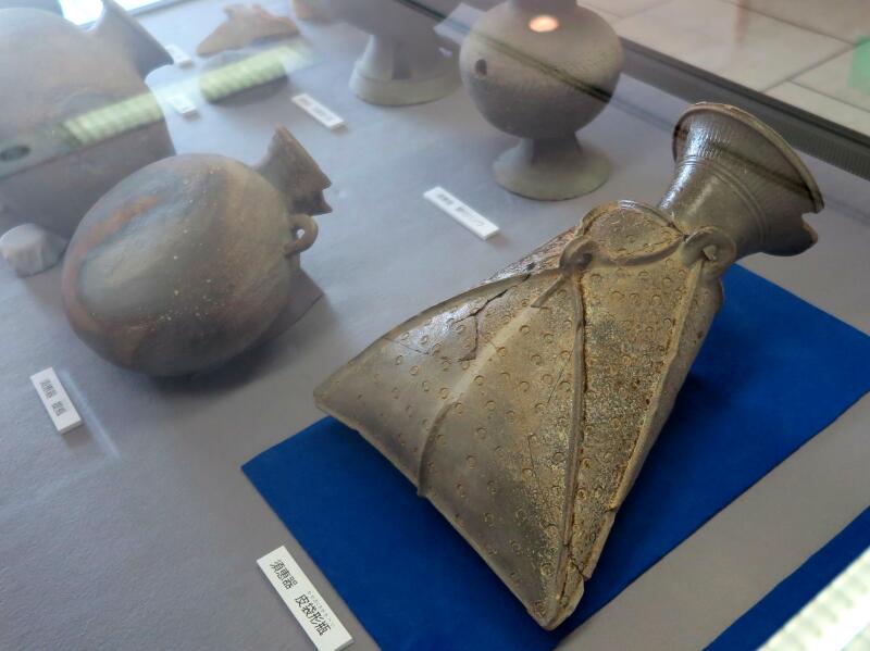 国内最大級「皮袋形瓶（かわぶくろがたへい）」 - 津山瓦版