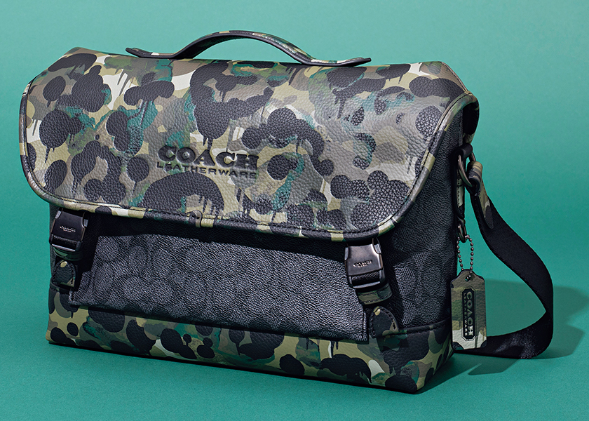 コーチの計算高い柄×柄バッグが賢く目立つ立役者になる！｜雑誌Begin