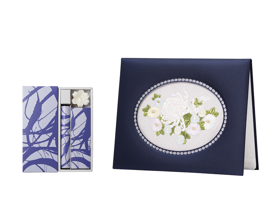 刺繍 菊麗［コシノジュンコ蝋燭線香付］｜弔電の刺繍・押し花を低価格