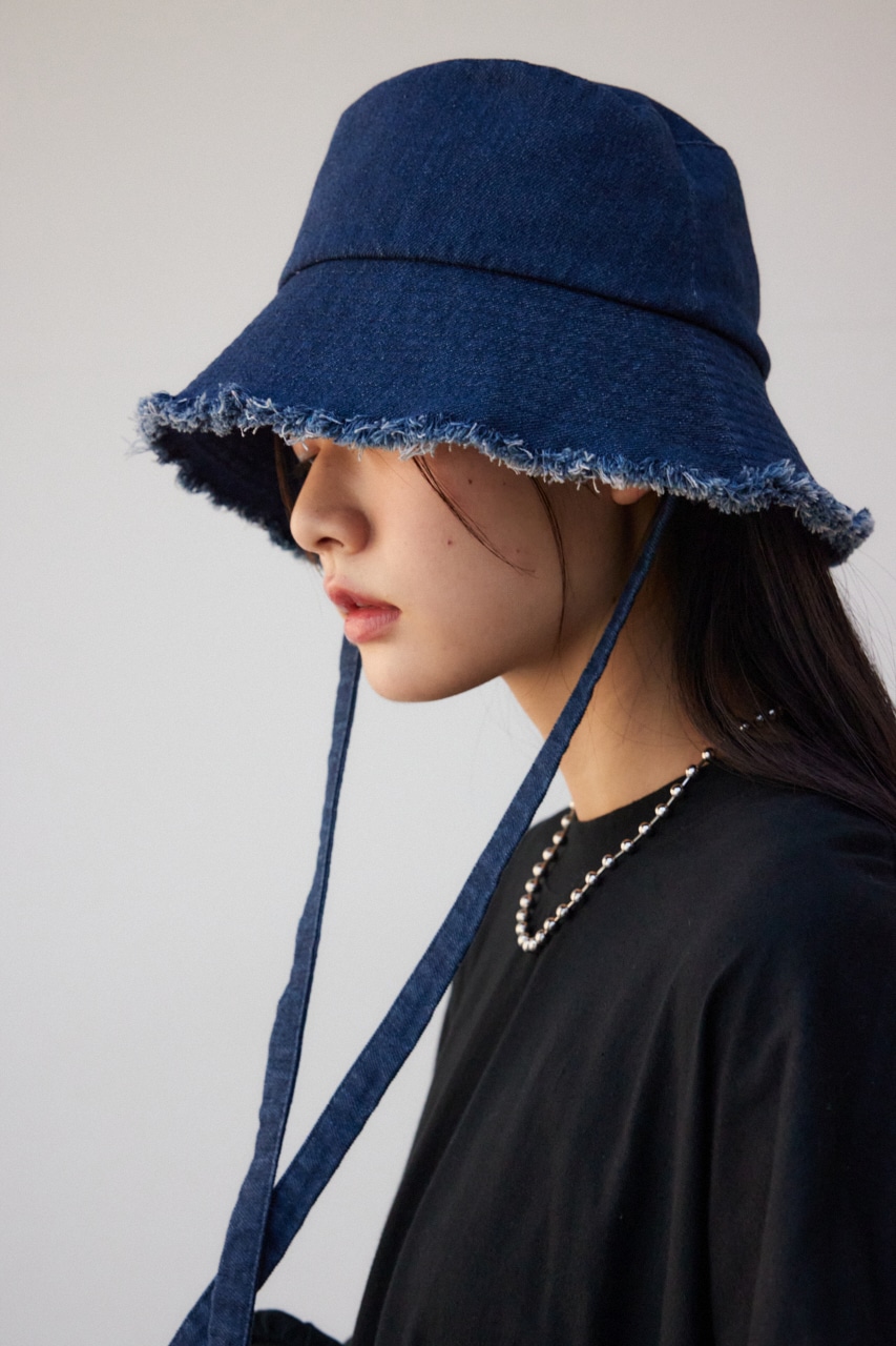 AZUL BY MOUSSY | ストラップ付きフリンジデニムバケットハット (帽子