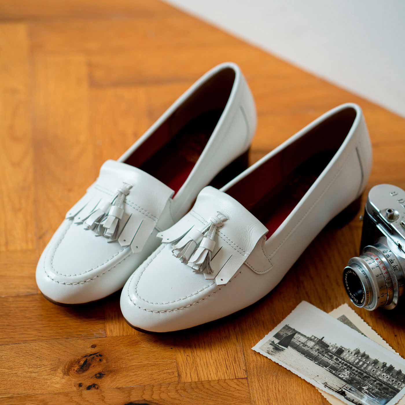 長田の靴職人と作った 職人本革のタッセルローファー〈ホワイト