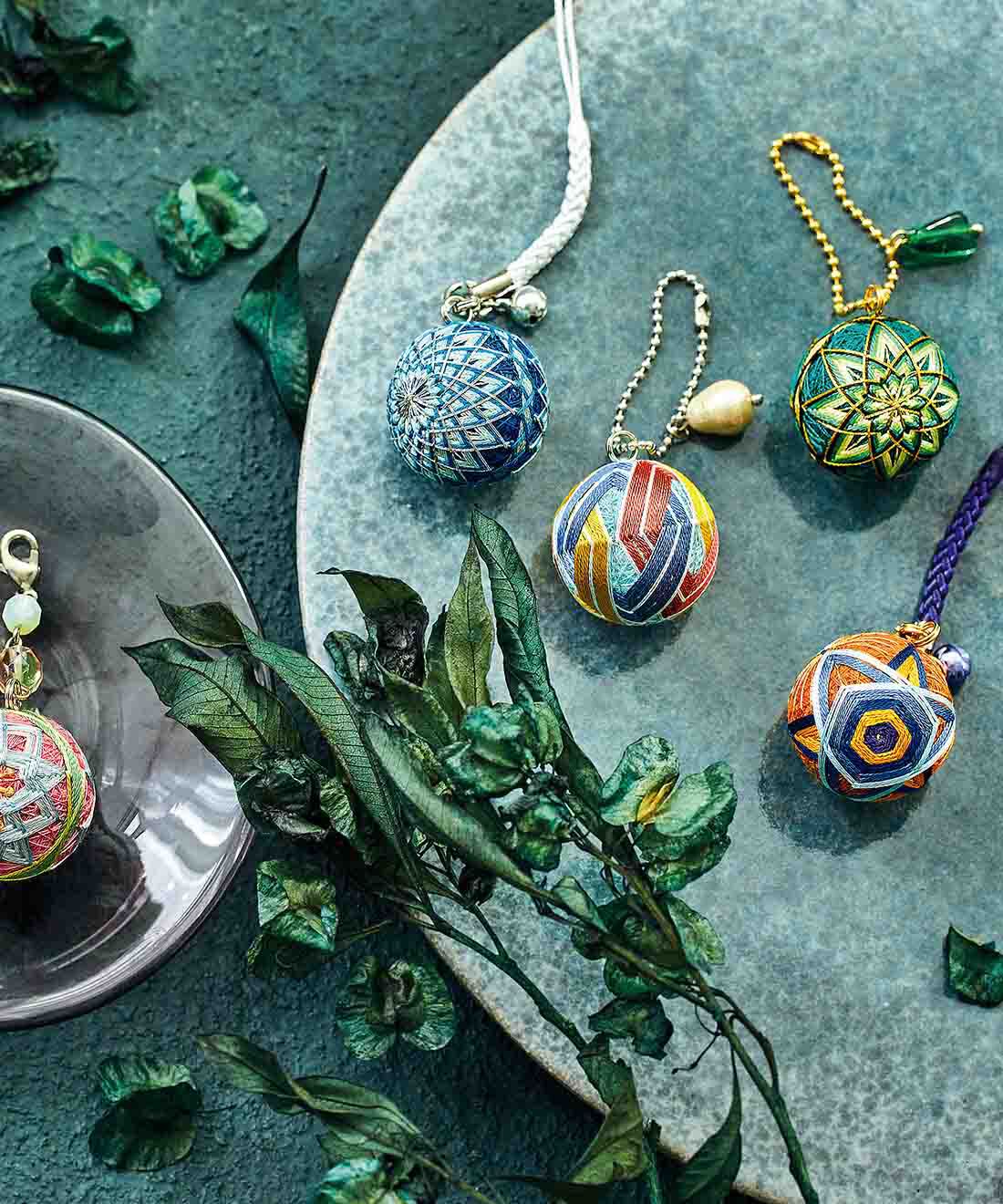 重なる絹糸のみやび ころんとかわいいちいさなてまりの会｜Couturier