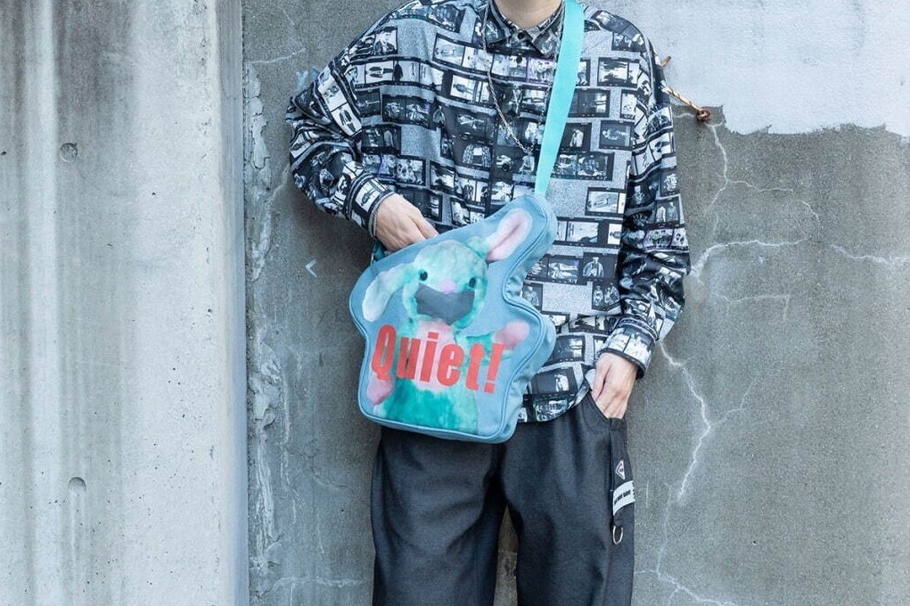 ミルクボーイ24年春ウェア、フィルムを連ねたジャケット＆“囚われ