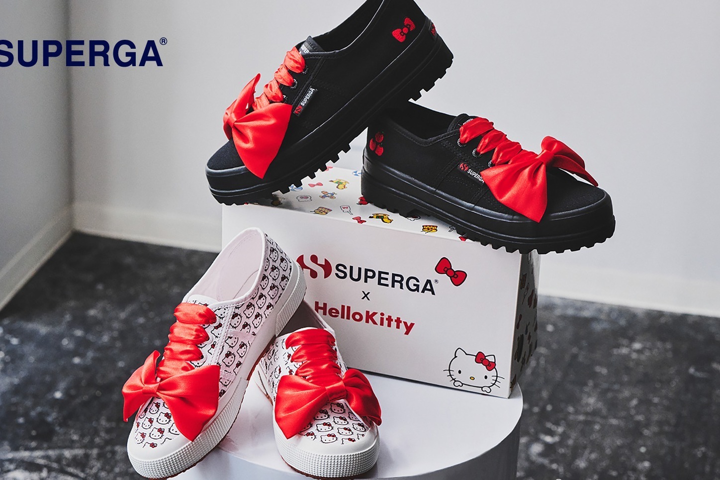 スペルガ×サンリオ「ハローキティ」のスニーカー、“真っ赤なリボン