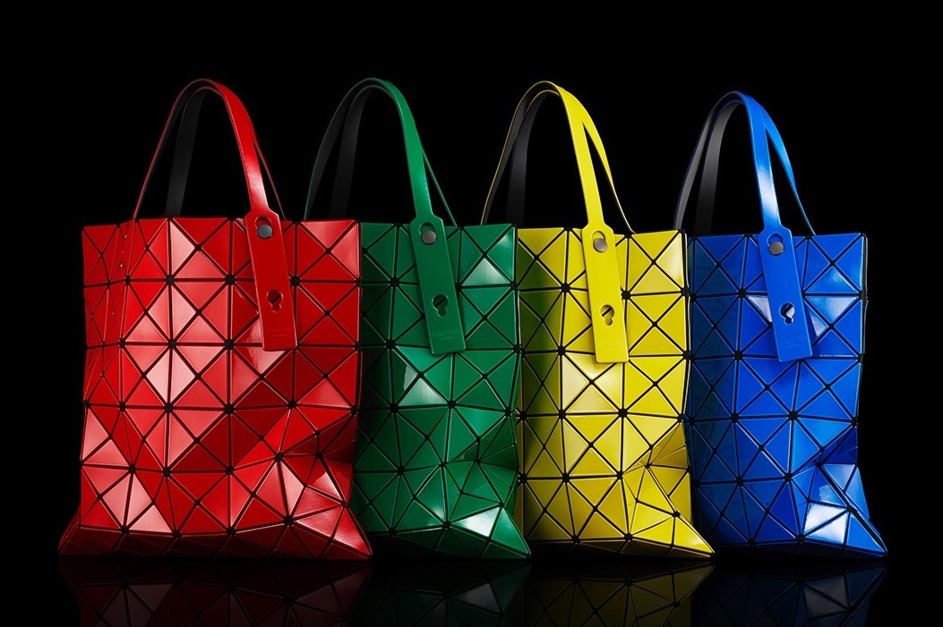 BAO BAO ISSEY MIYAKE“ビビッドカラー”の新作トートバッグ＆ポーチ