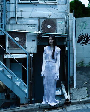 マメ クロゴウチの24年秋冬、“刺繍レース”華やぐドレス＆コード刺繍の