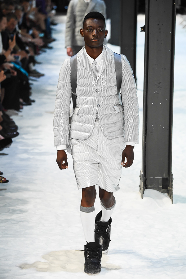 モンクレール ガム・ブルー(MONCLER GAMME BLEU) コレクション