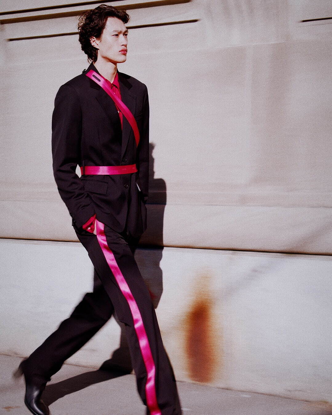 ヘルムート ラング、ピーター・ドゥによる24年春夏新作 - 異素材