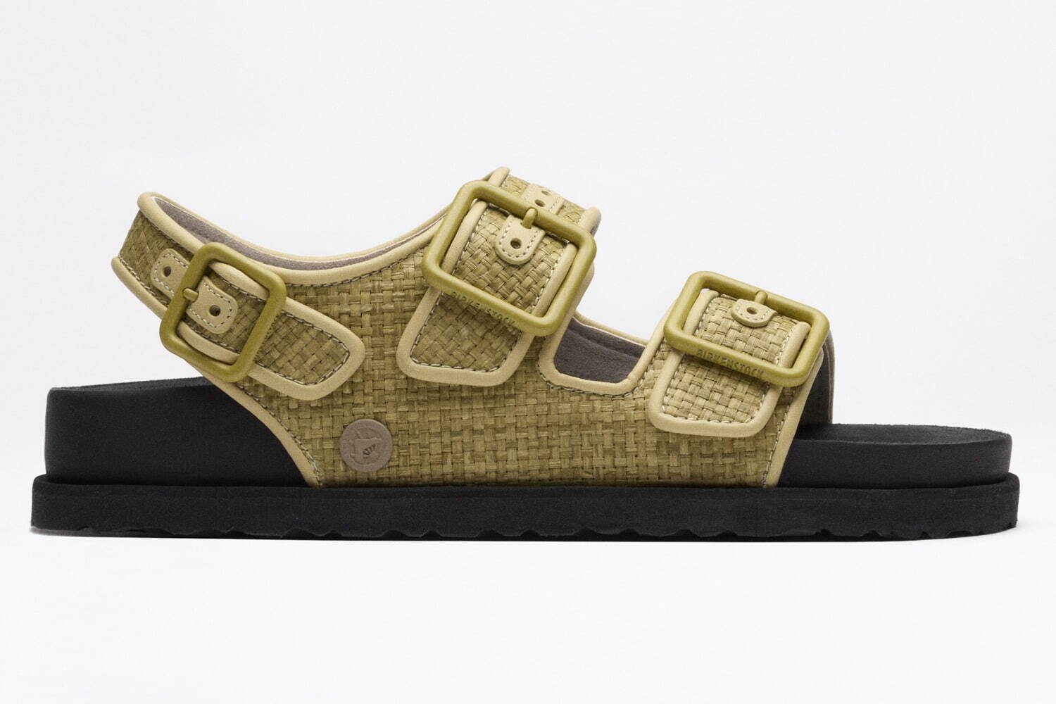 ビルケンシュトック 1774の24年夏サンダル「アリゾナ」涼しげな
