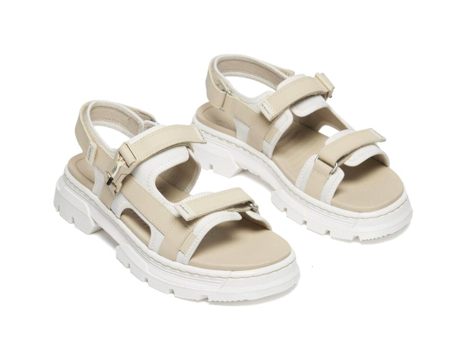 ドクターマーチン「トラクト」タフな軽量ソールの夏サンダル、限定