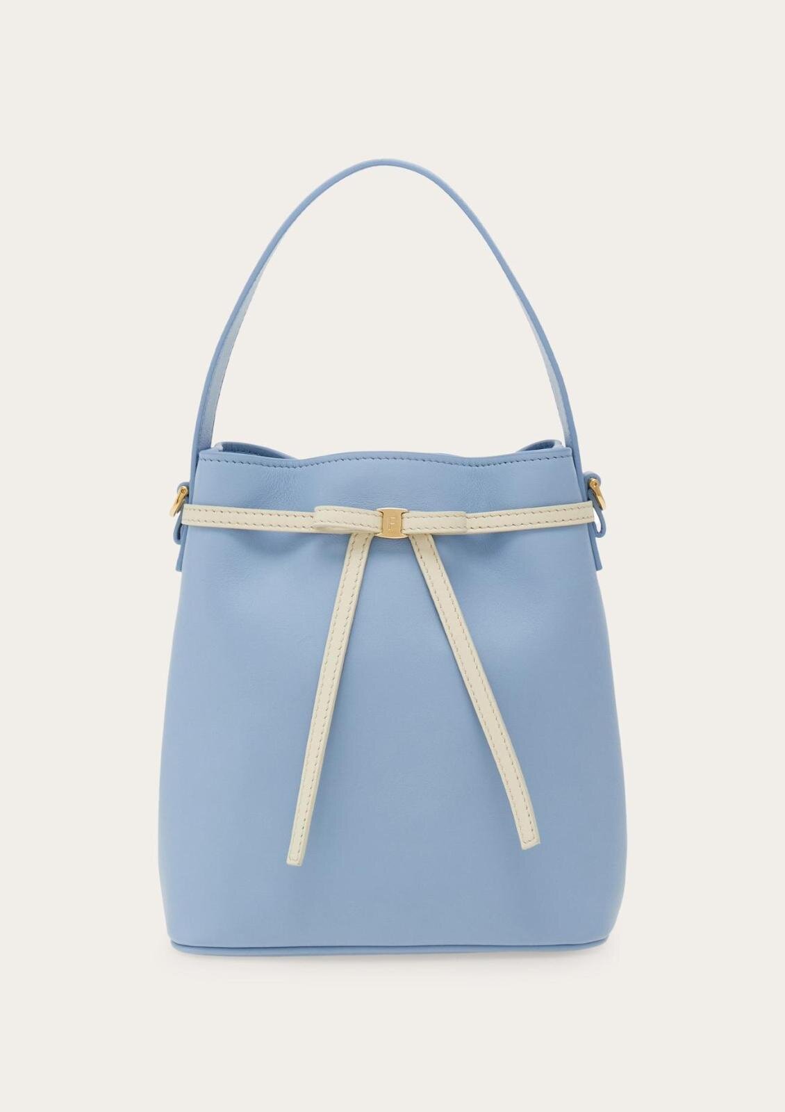 フェラガモ“リボン付き”レザー財布やミニバッグ、パステルピンク