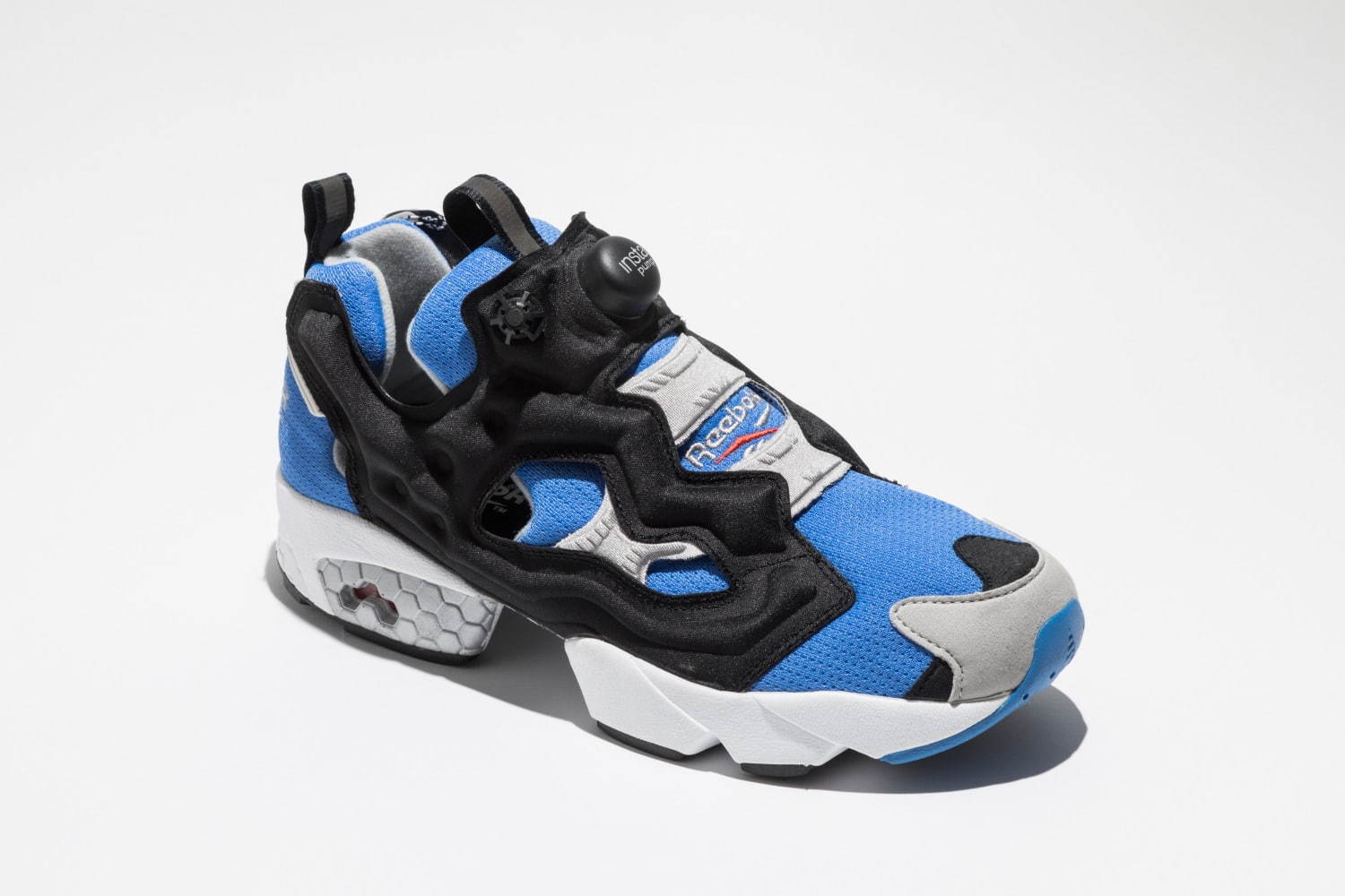 リーボックのスニーカー「インスタポンプフューリー」イエロー×レッド