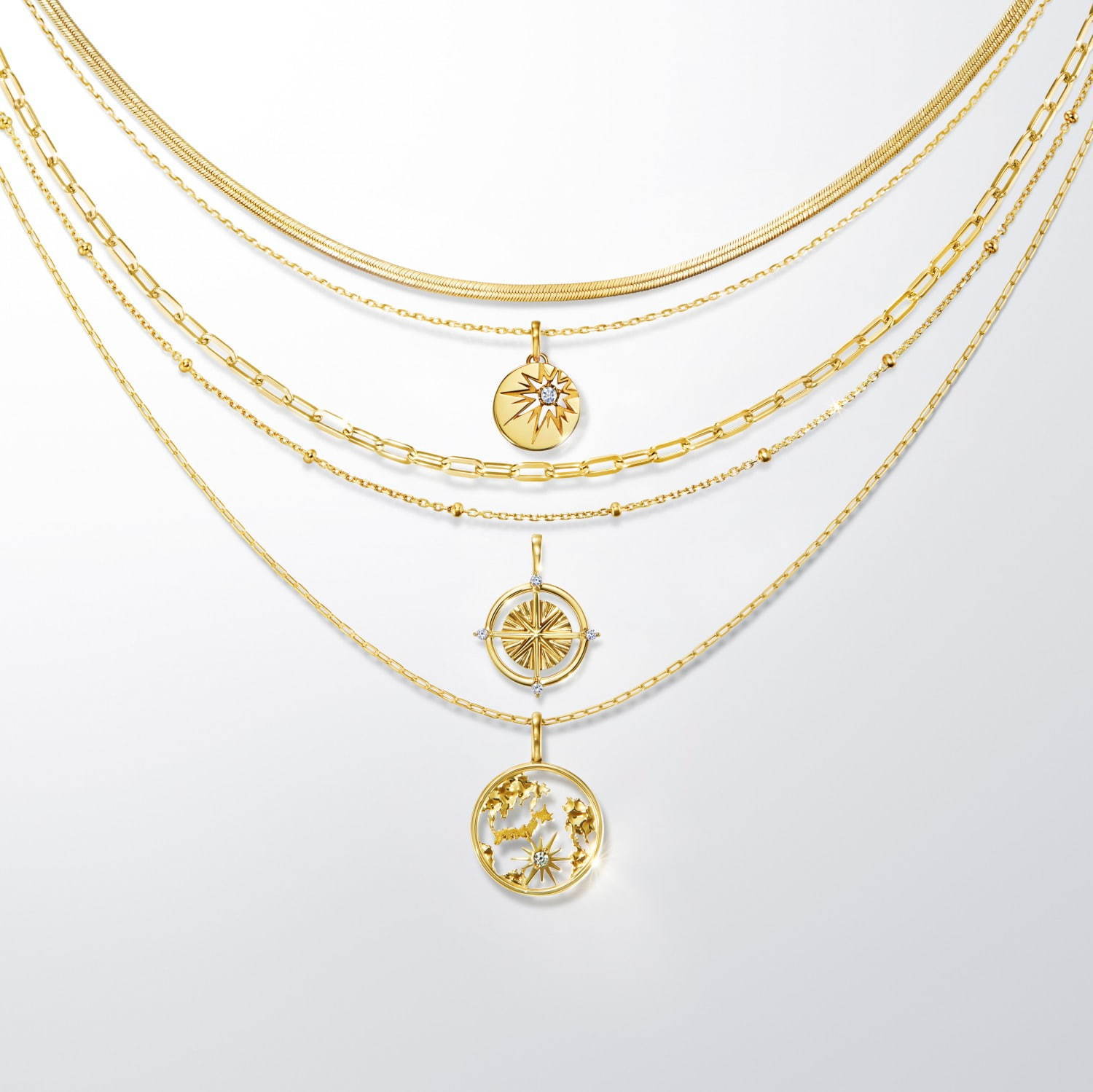 スタージュエリー“月と太陽”モチーフの限定ピアス＆ネックレス、鮮やか