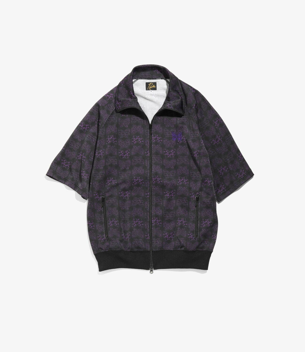 ニードルズ“蝶”モチーフの新作シャワーサンダル＆“蝶小紋”柄半袖