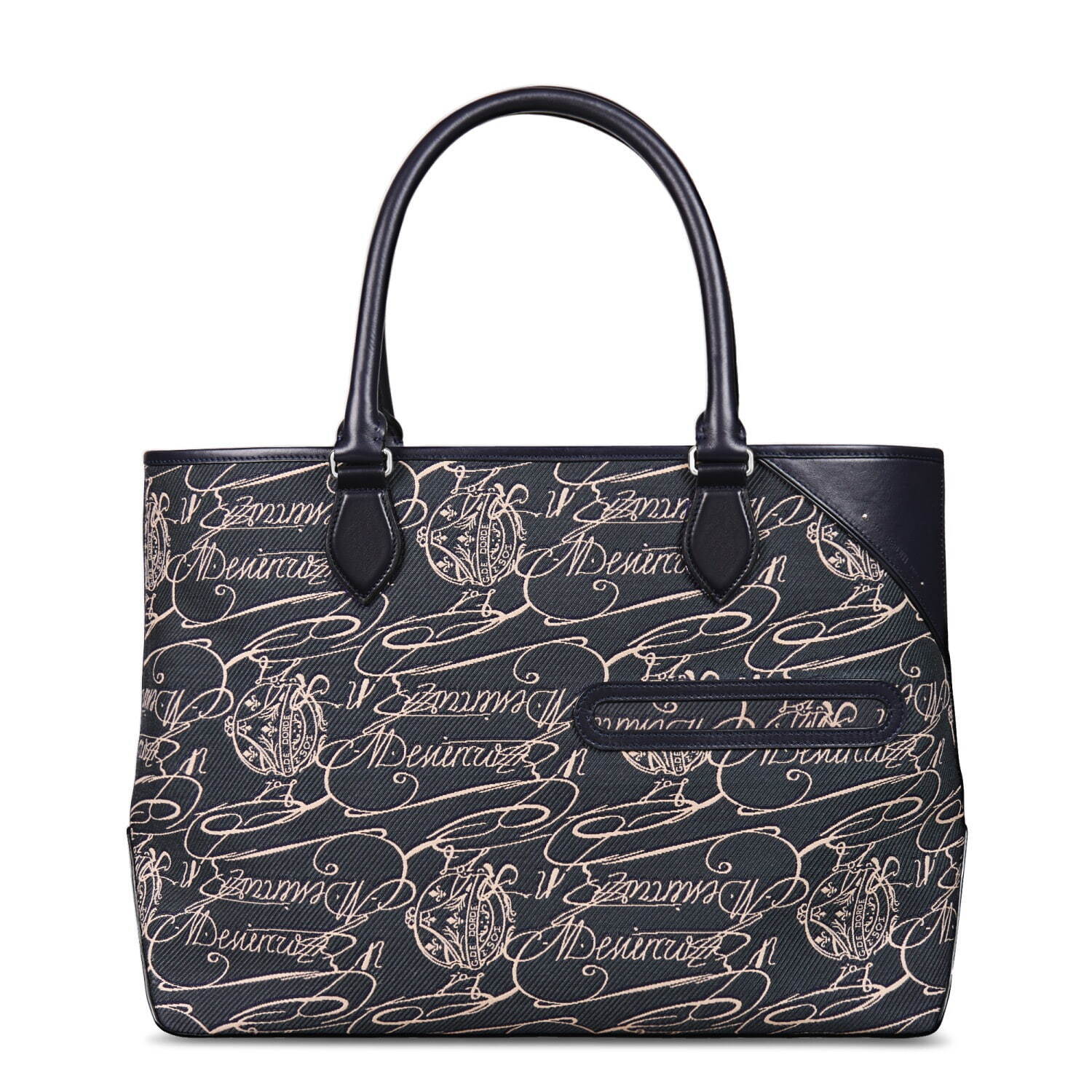 ベルルッティの新作バッグ - カリグラフィーを表現したキャンバス素材