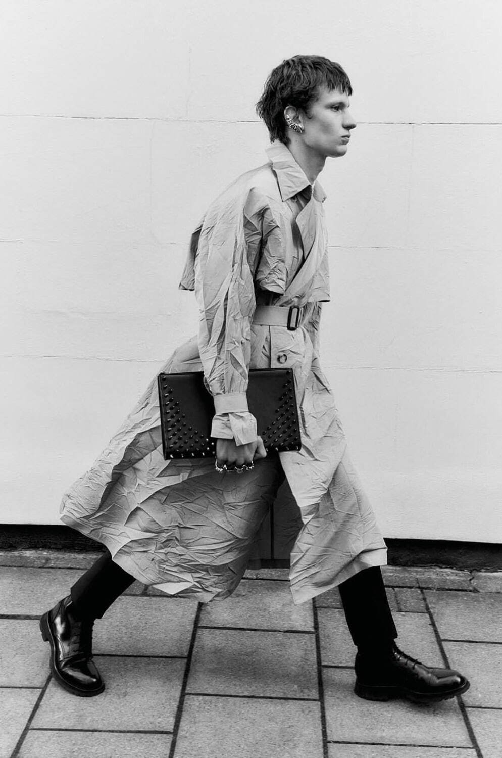 アレキサンダー・マックイーン新作メンズウェア、“きもの”着想の