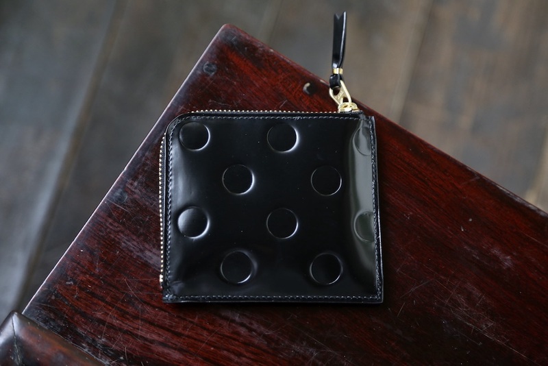 Wallet COMME des GARCONS L字型ZIP財布ポルカドット発売 - マーク