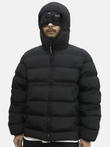 SALE】【送料無料】C.P.COMPANY CHROME-R GOGGLE DOWN JACKET BLACK