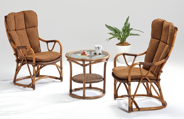 ラタン “アコルデ ハイバックアームチェアAB” クラフトマンの技が光る